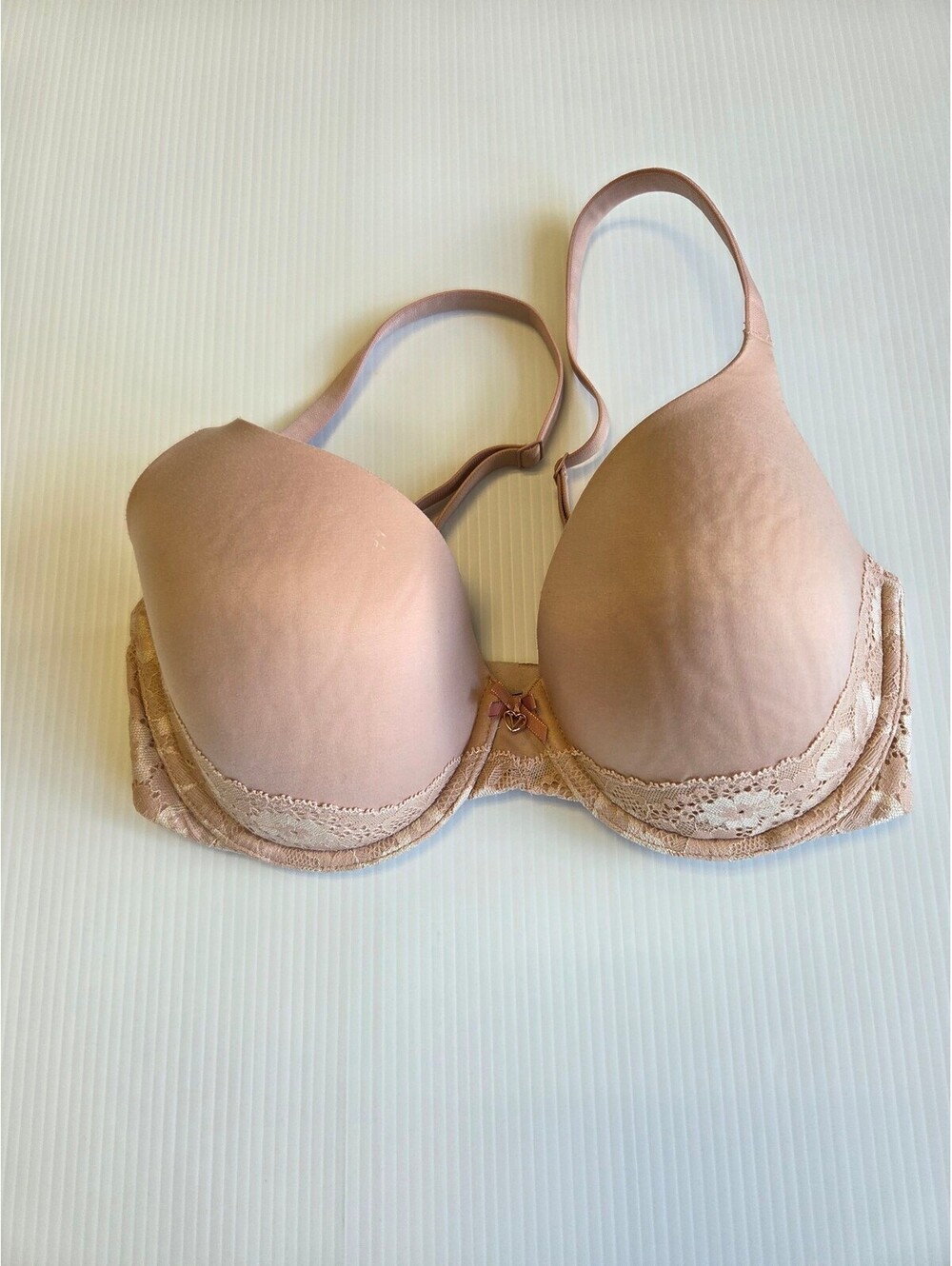 Victoria's Secret Nude Lace Underwire Bra Size 32DD